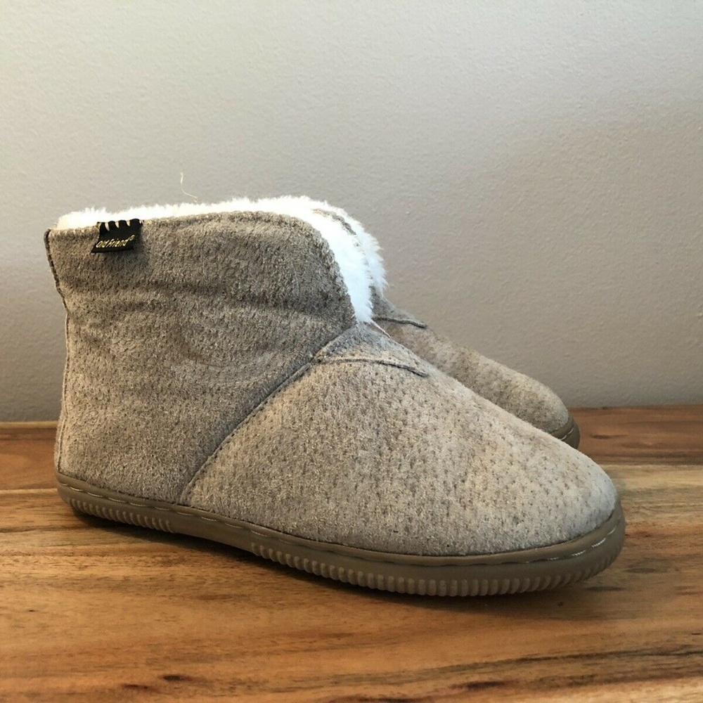 NWOB Old Friend sheepskin suede shoes slippers youth kids girl boys 1